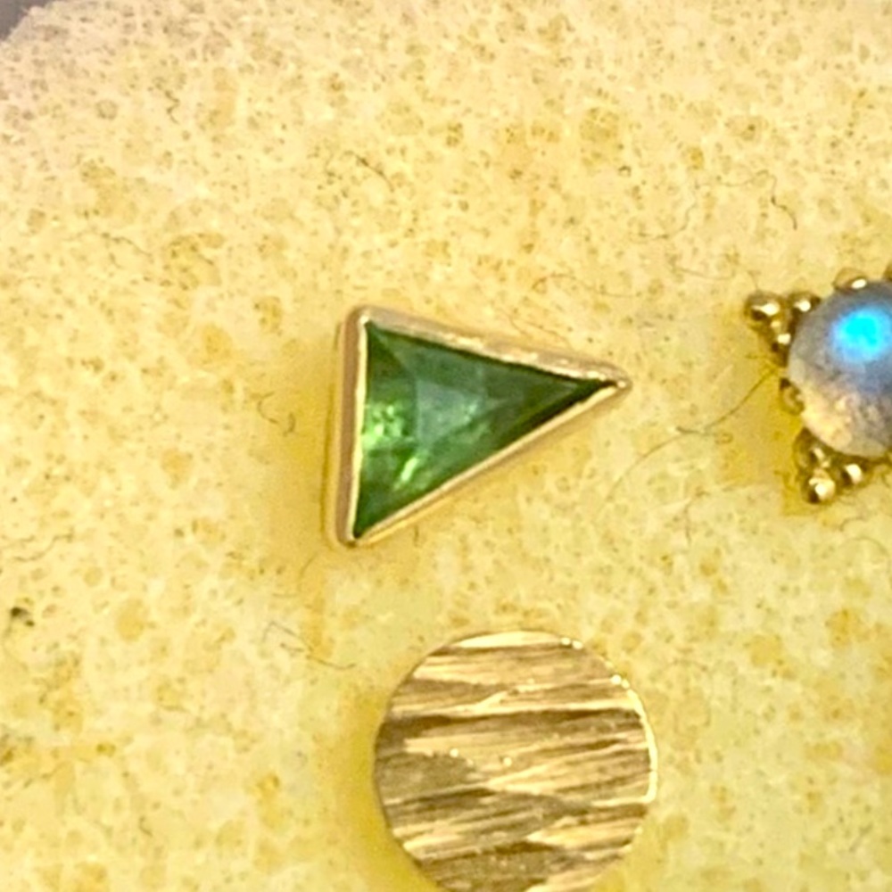 Triangle Tsavorite Threadless end